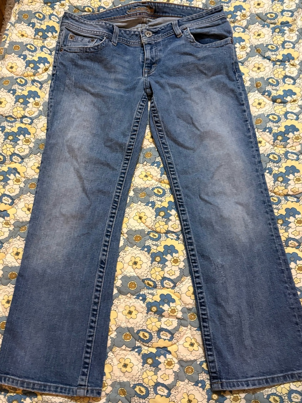 American Eagle Outfitters Women's size 12 stretch Y2K bootcut blue jeans